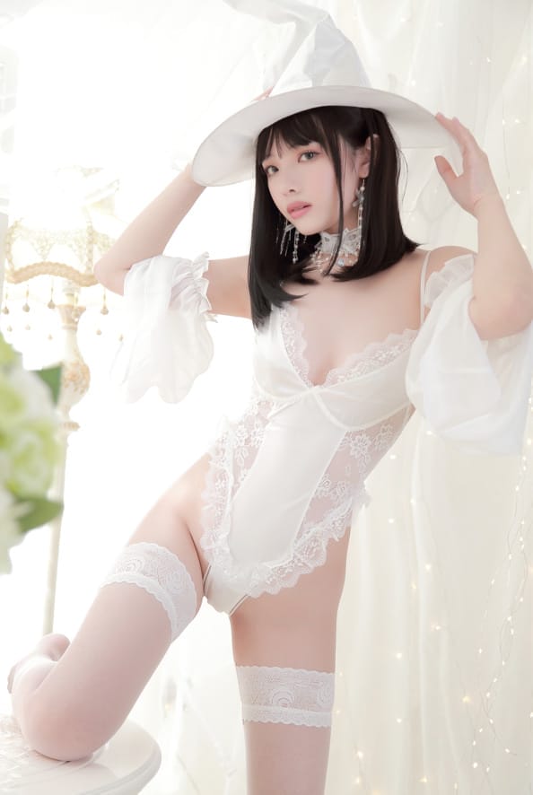 雯妹不讲道理 –NO.30 白女巫[34P/242MB]