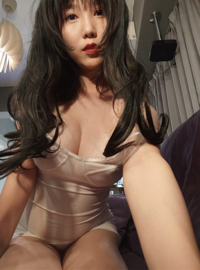 抖娘-利世 –NO.065 透视吊带自拍[20P/51MB]