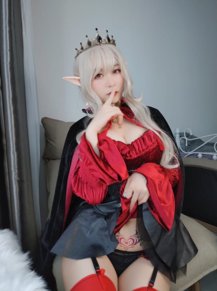 白银81 –NO.010 皇家吸血鬼[50P/8V/524MB]