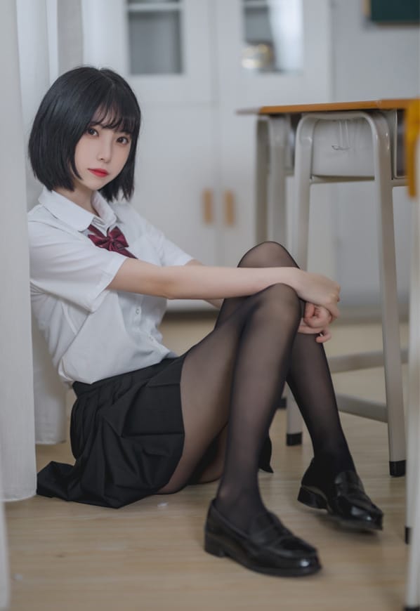 许岚LAN –NO.001 教室jk黑丝[40P/425MB]