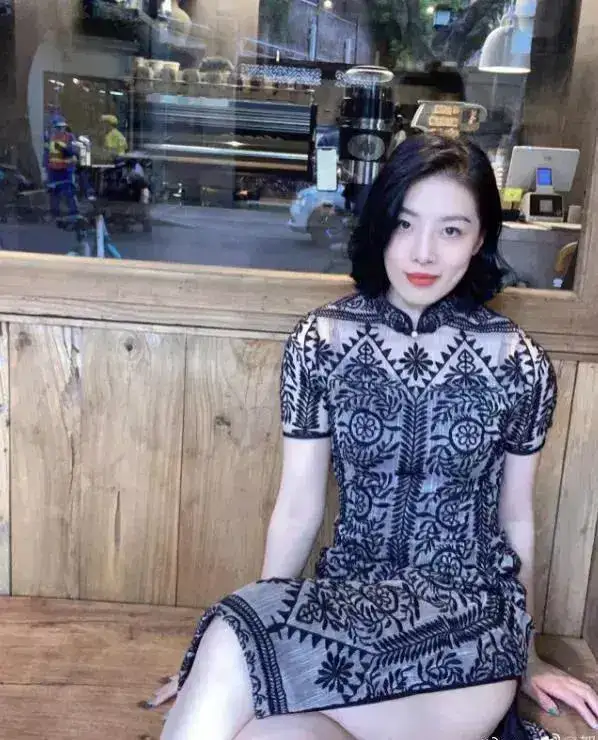 成都牵手门事件后续,国企领导和小三被免职大量照片被曝光-3 成都牵手门事件后续,国企领导和小三被免职大量照片被曝光