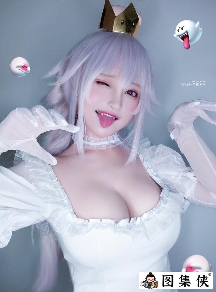 大陆萌主千夜未来是不是整过？她的圣旦服图集是卖的吗?