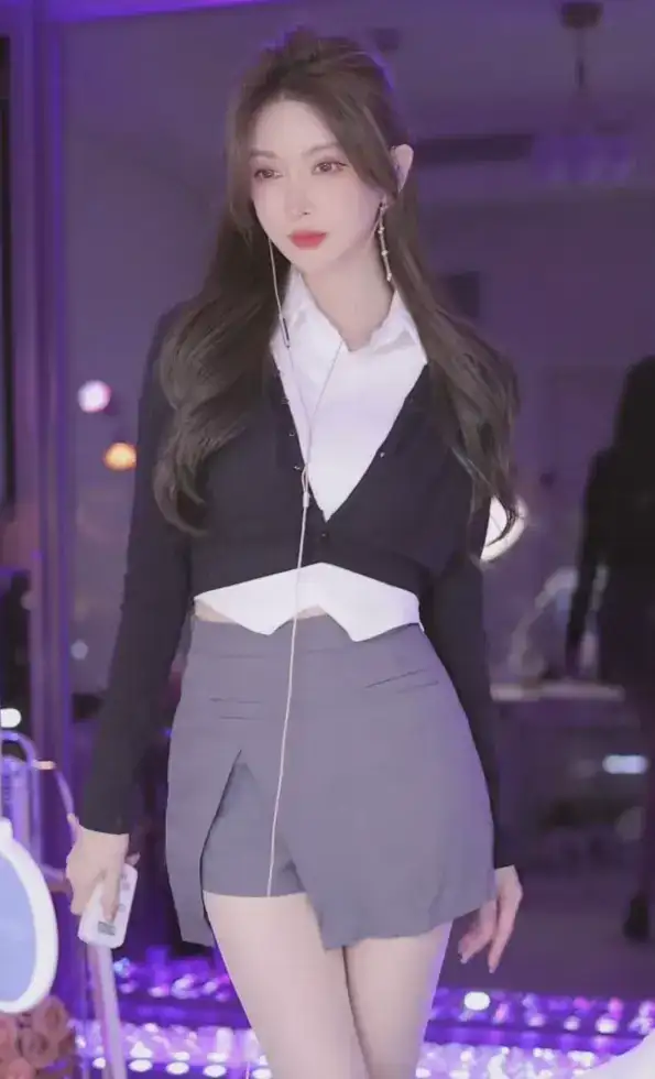 王羽杉开通付费直播,收入仅够交水电费 已有743名粉丝加入-2 王羽杉开通付费直播,收入仅够交水电费 已有743名粉丝加入