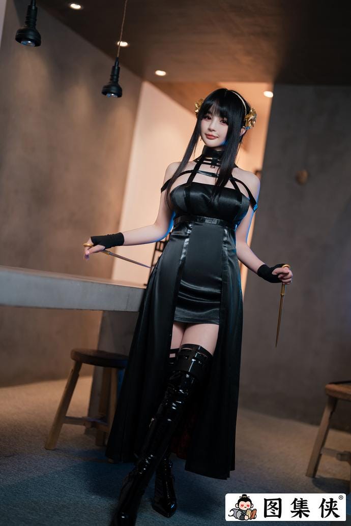 千变万化!樱井宁宁约尔太太英姿飒爽 黑色连衣裙与金色发簪的魔力-5 千变万化!樱井宁宁约尔太太英姿飒爽 黑色连衣裙与金色发簪的魔力