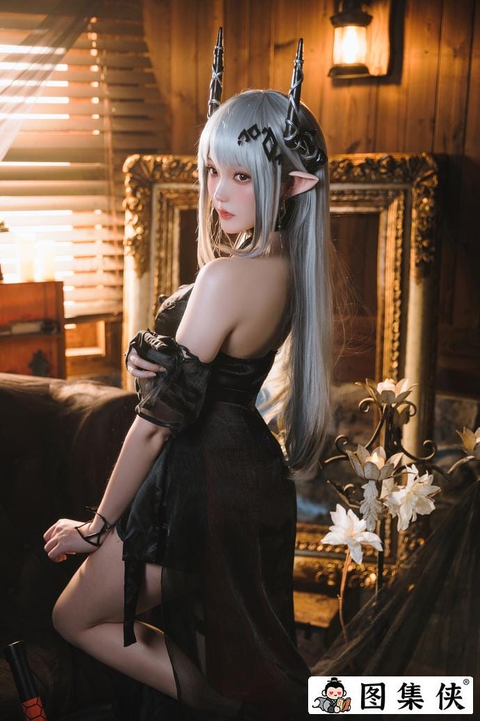 银发女神！瓜希酱泥岩音律联觉零号特工COS可爱的精灵耳朵独具匠心