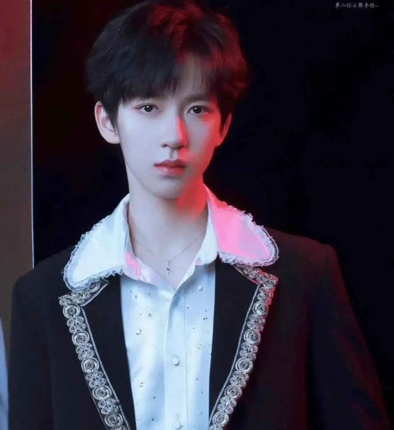 贺峻霖为什么一直戴一个戒指,贺峻霖老是戴着一个戒指的原因-3 贺峻霖为什么一直戴一个戒指,贺峻霖老是戴着一个戒指的原因