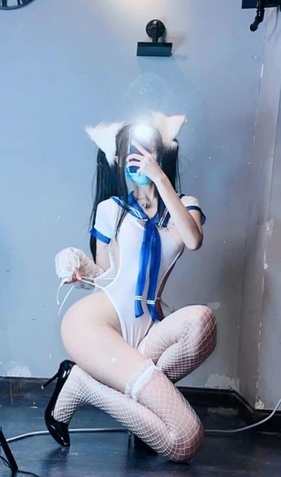 [微密圈]小艾根本吃不饱 –双马尾渔网袜[17P5V-2.86G]