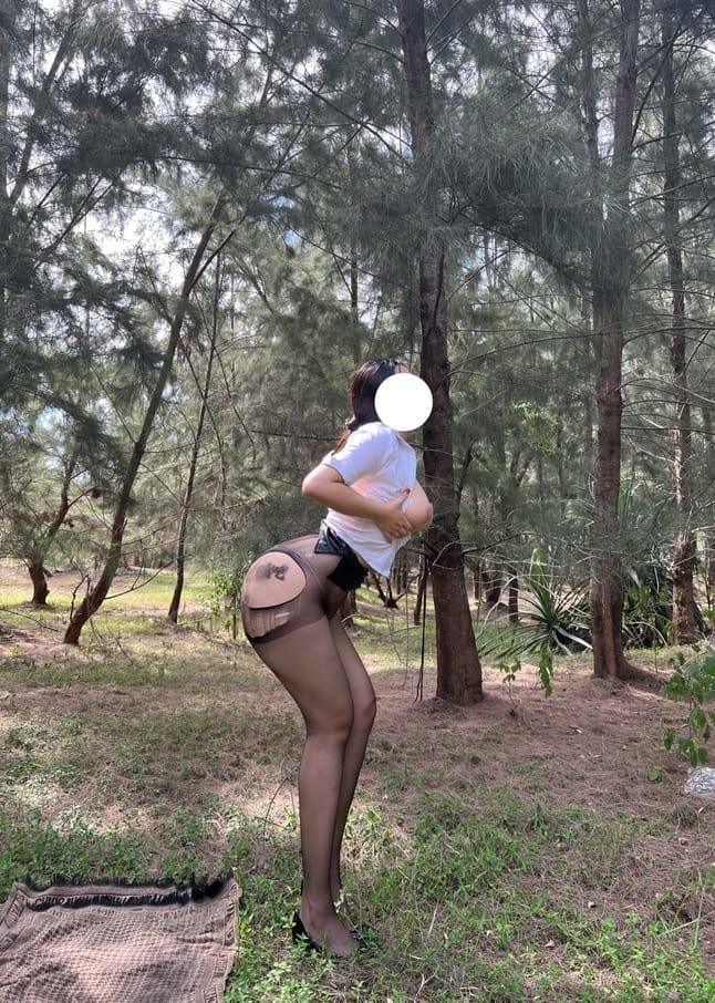 [微密圈]迷人的五姨太 –制服OL的户外诱惑 [30P-198M]