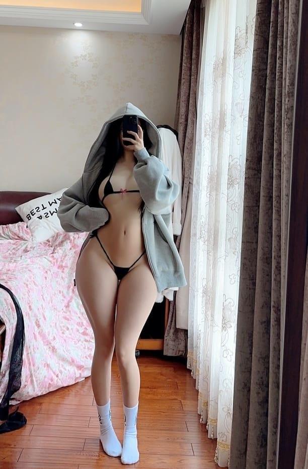 [微密圈]俏妞qiaoniuTT –超性感黑丝比基尼 [15P-44M]