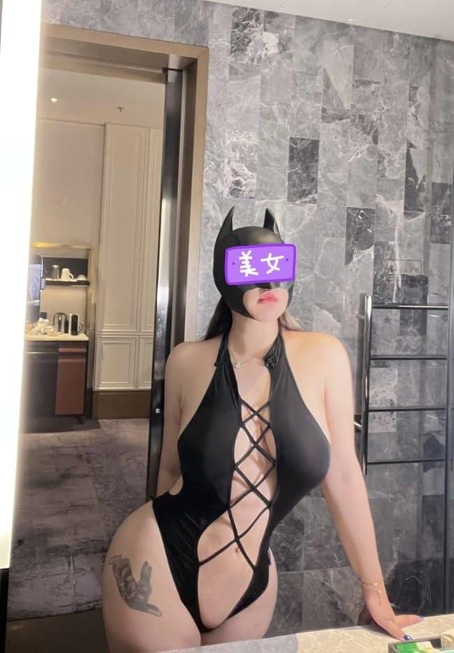 [微密圈]miko多肉大白兔 –我带着面具，向你走来 [18P-92M]