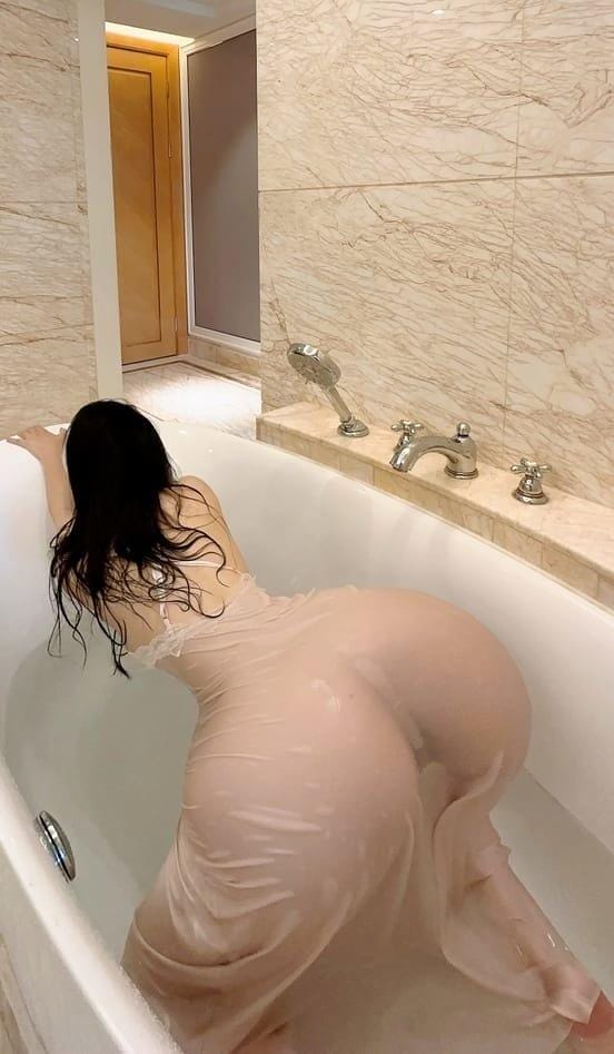 [微密圈]俏妞qiaoniuTT –白色三点式 [22P3V-378M]