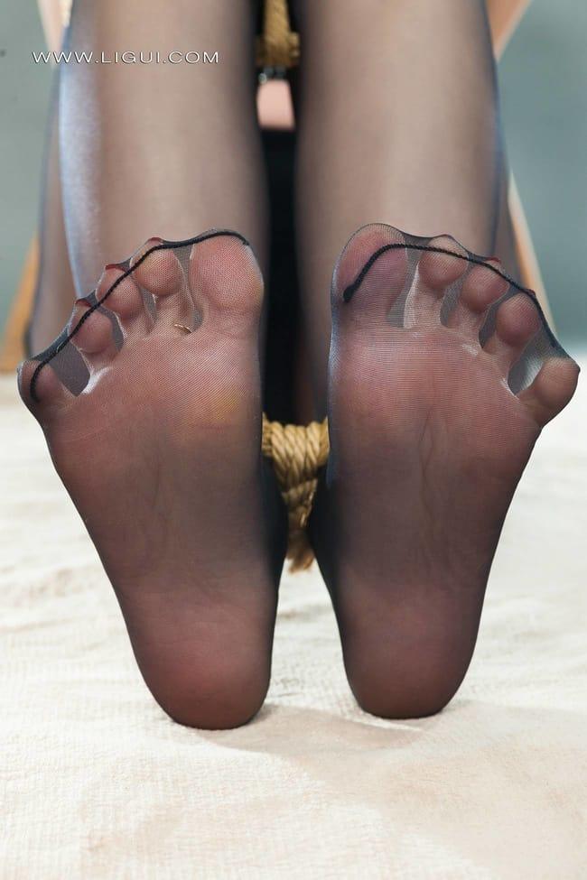 [Ligui丽柜]2022.03.24 《紧缚丽莲》玄子 [60+1P/79.8MB]