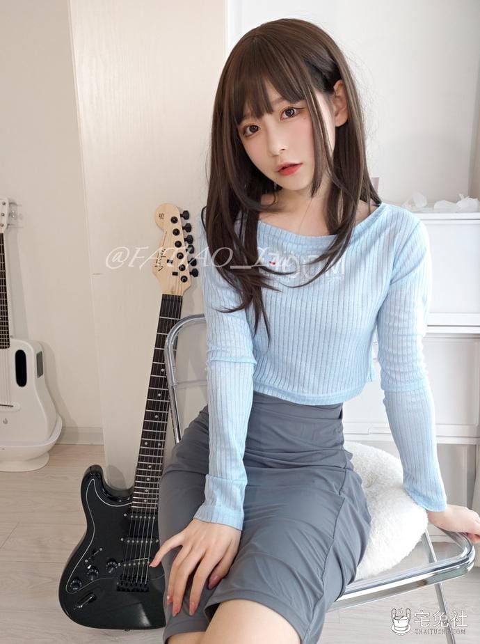 迷之呆梨图片全图中的夏末cos,萌与性感完美碰撞! 迷之呆梨图片全图中的夏末cos,萌与性感完美碰撞!