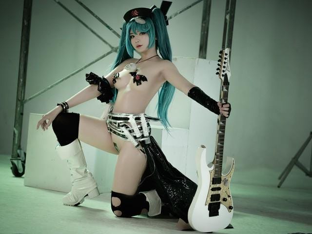 ZinieQ – Vocaloid Calne Ca[41P-7V-571.4M]