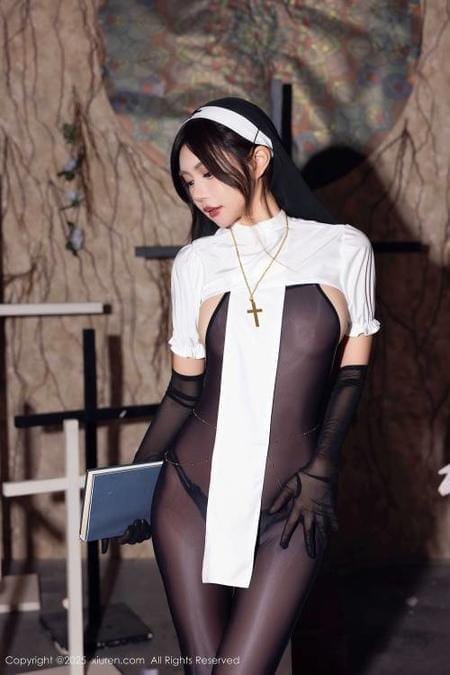 [Xiuren秀人网]2025.01.17 NO.9774 绮里嘉ula[79+1P/933MB]