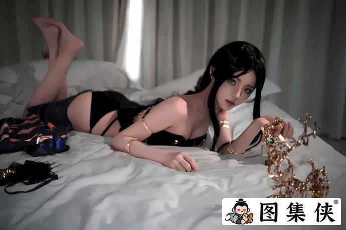 桜桃喵cos鬼刀风铃公主，冷艳与凛然共舞，爱了！