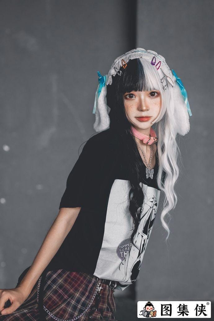 疯猫ss化身猫系精灵全网图！雀斑少女黑白双色假发造型太撩人了~