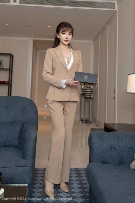 [Xiuren秀人网]2025.02.13 NO.9881 陆萱萱[80+1P/738MB]