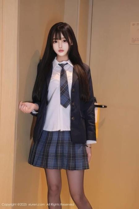 [Xiuren秀人网]2025.02.08 NO.9853 余安安[85+1P/250MB]