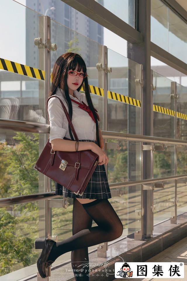 咬一口兔娘(yiko湿润兔) – 23十二月作品『电车惊魂』期待 [71P+1V 1.22GB]
