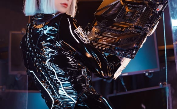 izumi泉桃子 –NO.006 帝国通讯官[30P/233MB]