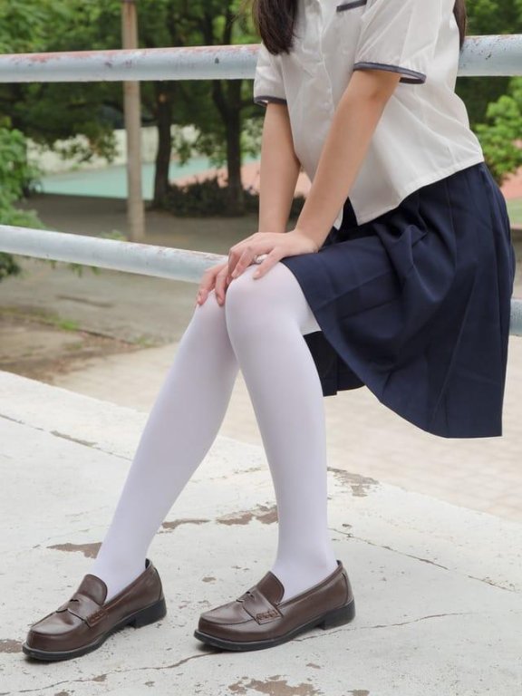 森萝财团 – R15-034 户外白丝秀[102P696M]