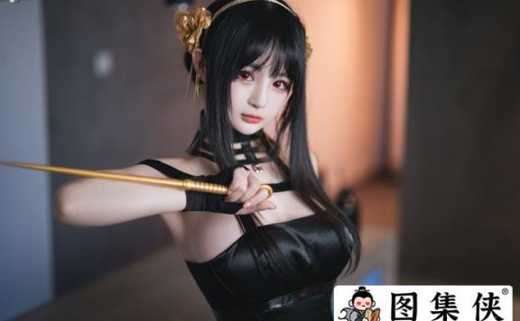 千变万化！樱井宁宁约尔太太英姿飒爽 黑色连衣裙与金色发簪的魔力