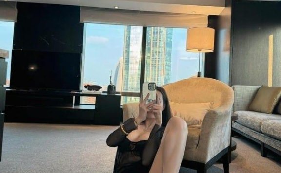 [微密圈]果儿Victoria – 性感黑丝套装[34P1V-380MB]