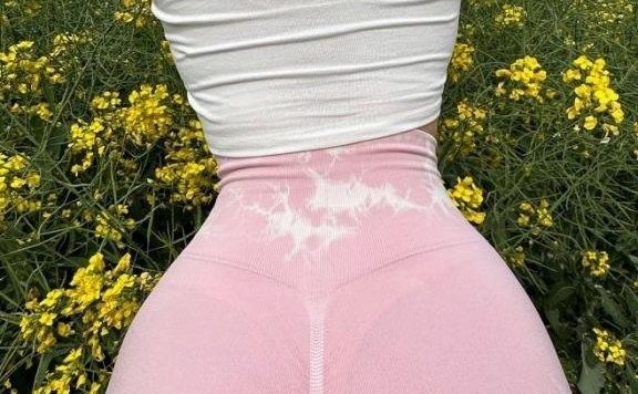 [微密圈]俏妞qiaoniuTT – 粉色瑜伽裤 [24P-104MB]