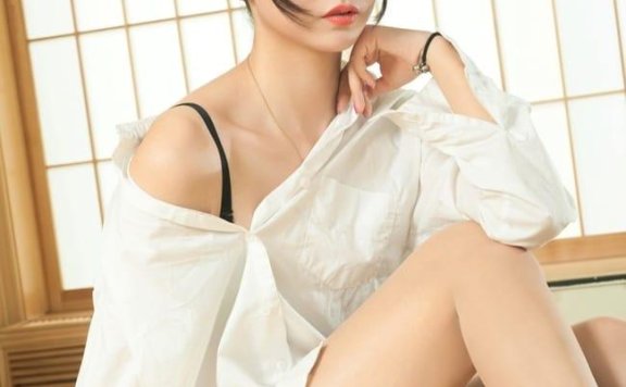 [Ligui丽柜]2021.08.11 《香乳浸蝉丝》小涵 [81+1P/68MB]