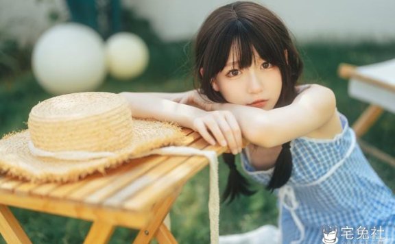 迷之呆梨图片全图中的夏末cos,萌与性感完美碰撞!