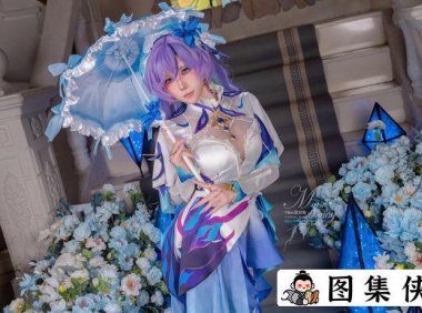 咬一口兔娘ovo鸣潮坎特蕾拉 仿佛游戏里走出来的妹子