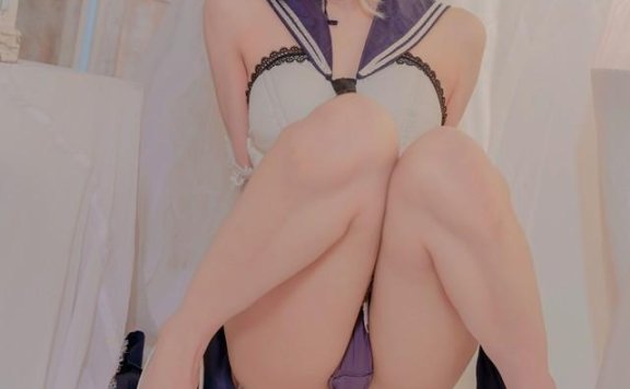 咬一口兔娘(yiko湿润兔) – 九月T3专属特典『梳妆的大小姐-可畏』[57P 925MB]